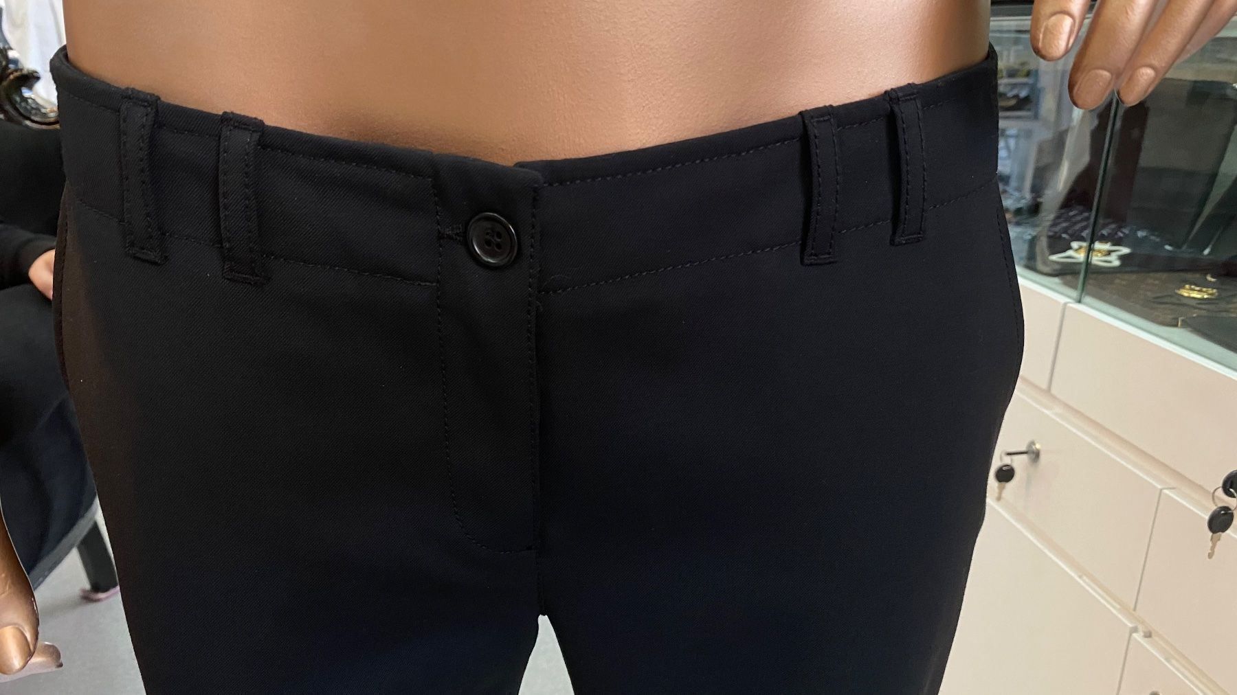 Prada Pantaloni: Prada Hose Gr 44 – Nuovo e nell'imballaggio originale da Lachen SZ venduto da HelvetiaLuxury 9