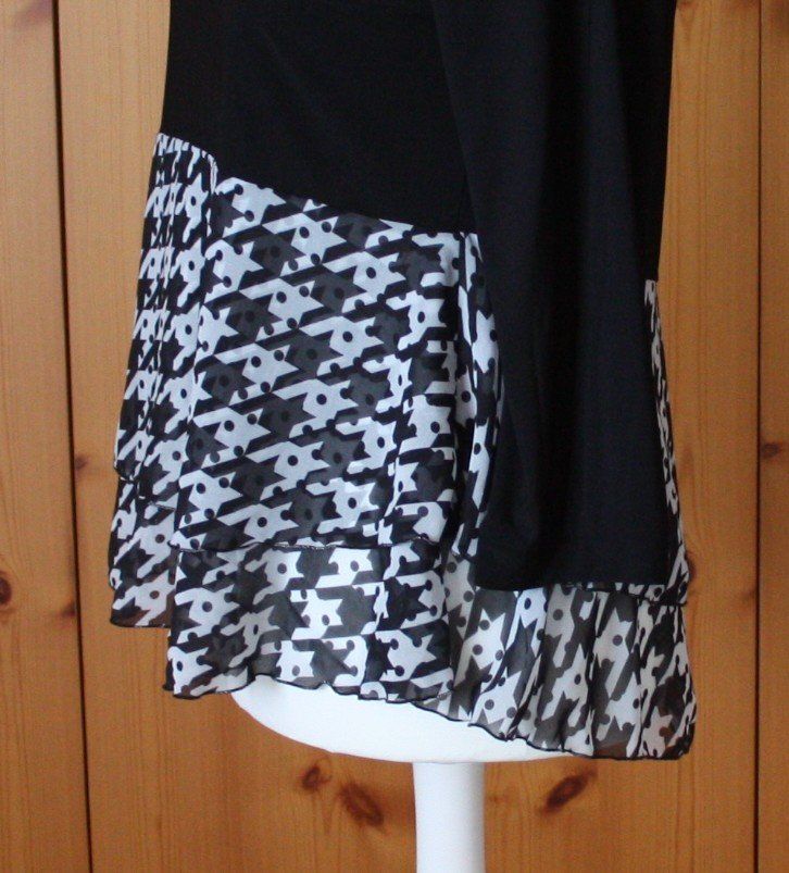 Camicette: Bluse Langarm OVS schwarz - weiss Gr. L – Usato da Flüelen venduto da Diversicum-Curvy 5