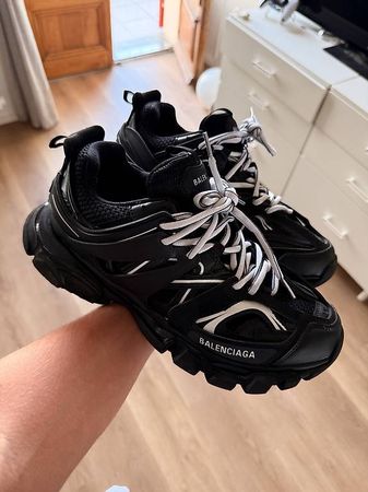 Balenciaga track