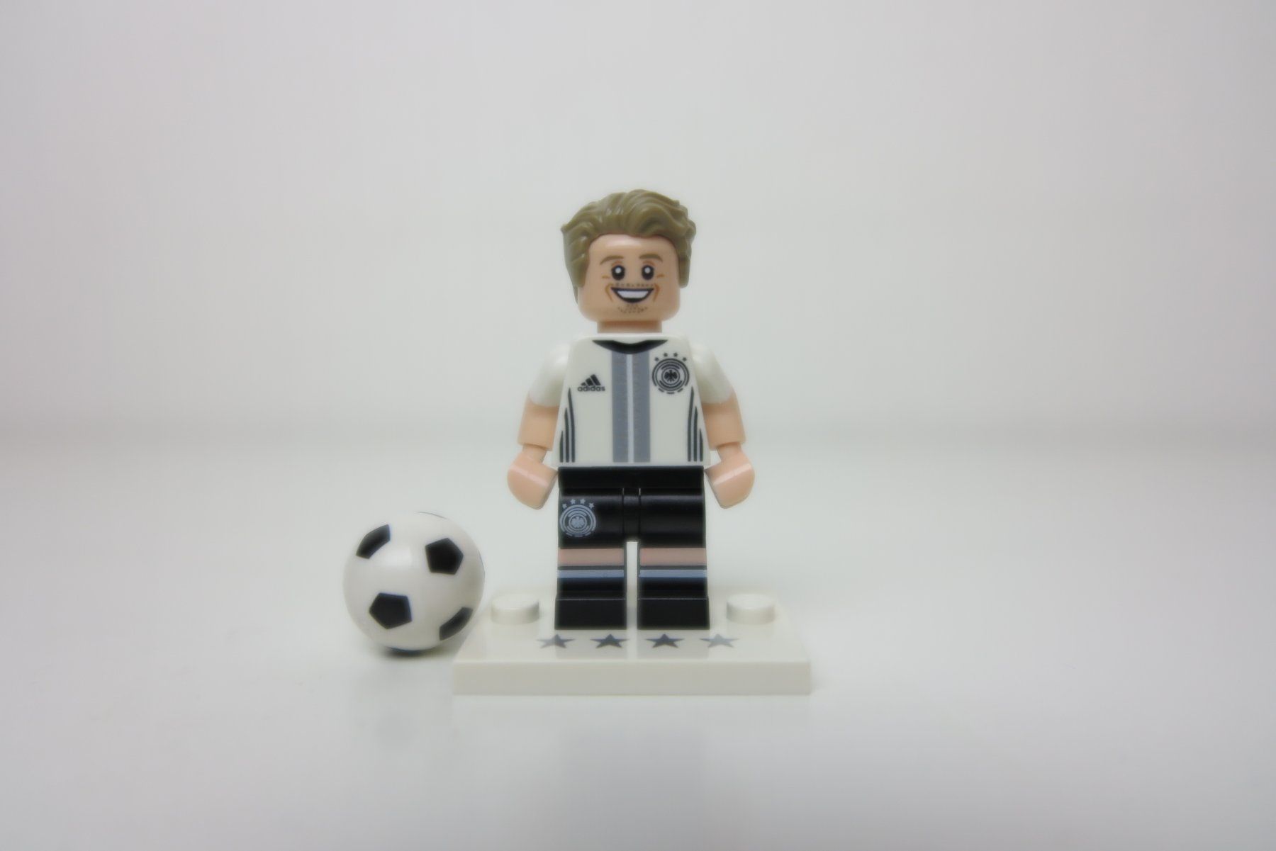Lego Giocattoli: LEGO Minifigur CMF DFB Max Kruse – Nuovo (secondo la descrizione) da Ostermundigen venduto da RG-Collector