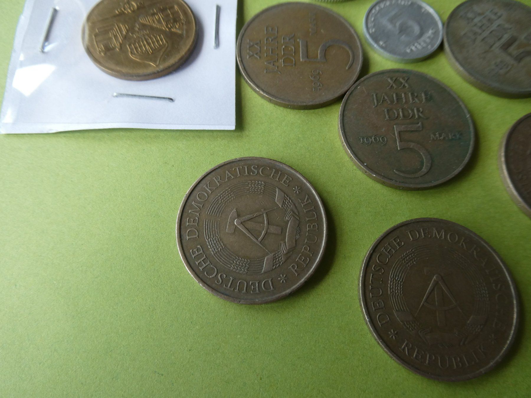 Tutti le monete: DDR, Konvolut alte Münzen – Usato da Hinterforst venduto da Rohusri 1