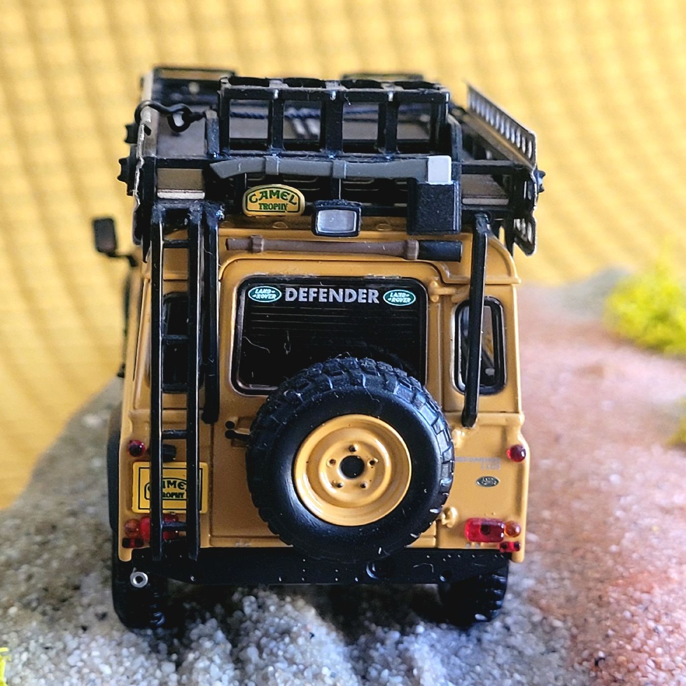 Land Rover Modellini d'auto: Landrover Defender Camel, Almost Real, 1:43 – Nuovo (secondo la descrizione) da Kaltbrunn venduto da Manitowoc 3