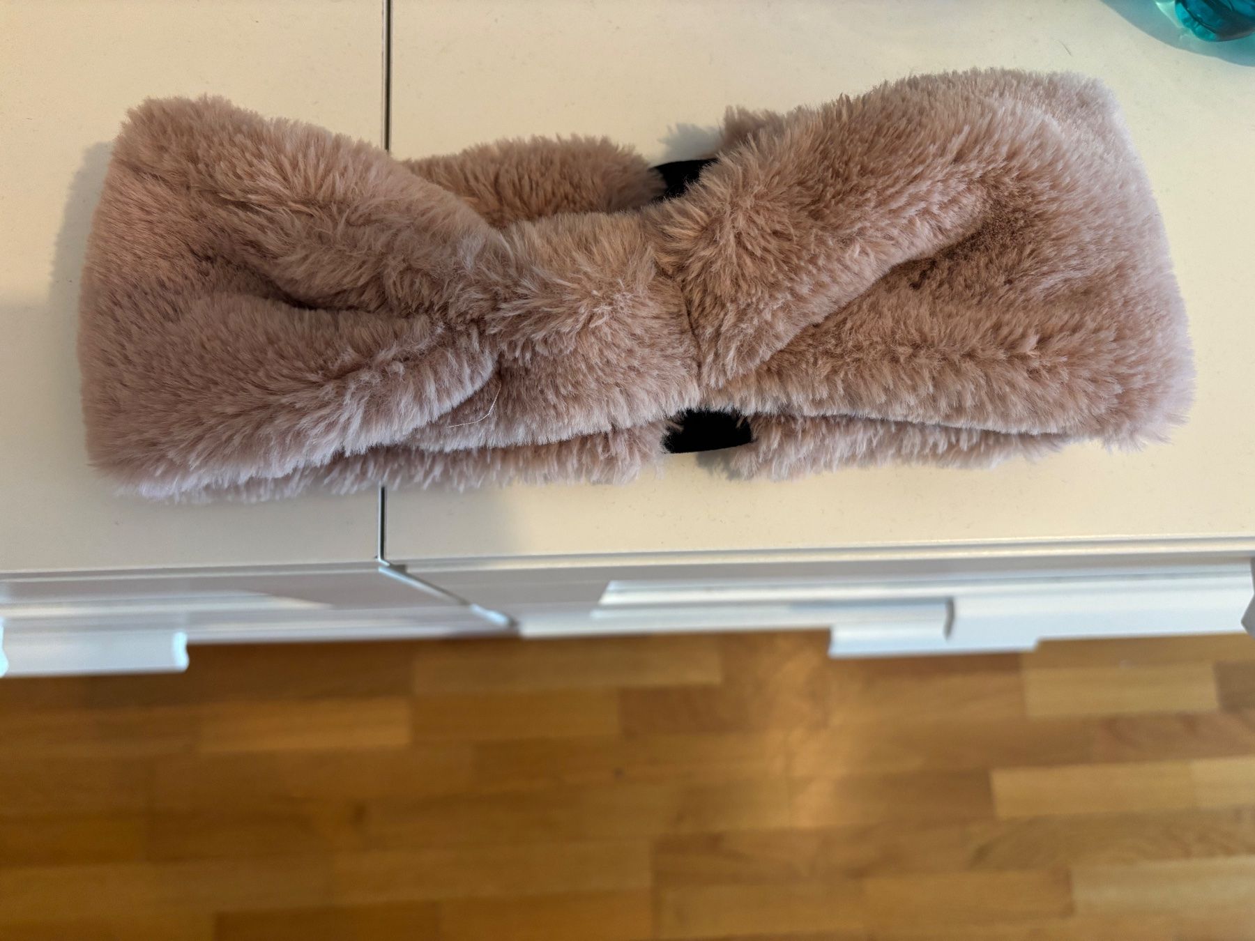 Copricapi, berretti & cappellini: Pelzstirnband – Usato da Bern venduto da Iuliia_novova
