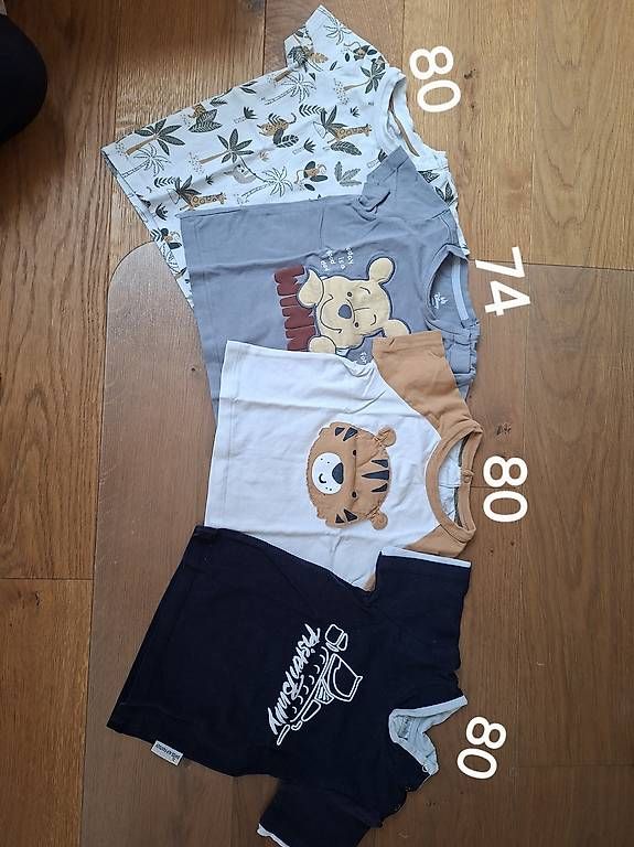 Chemises, T-shirts & Polos: Tshirt – Neuf avec emballage d'origine à Grosswangen par _Ra
