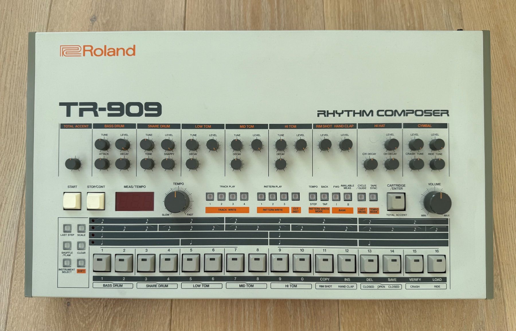Roland Strumenti musicali: Roland TR-909 – Usato da Meilen venduto da chrismuzik