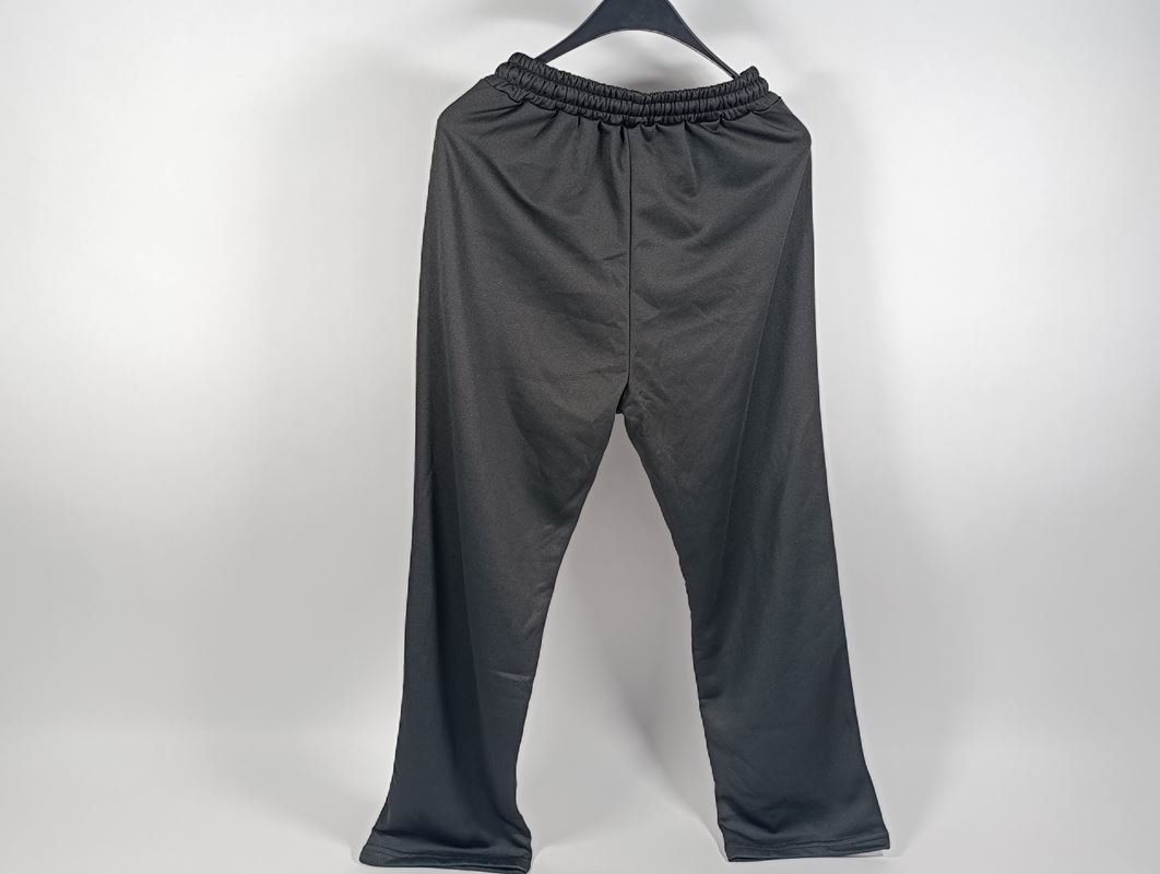 Pantaloni: Pantalon de jogging noir neuf taille M – Nuovo (secondo la descrizione) da Thielle venduto da Plusvalue_Neuchatel 1