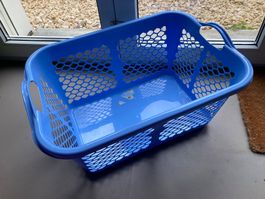 Wäschekorb gross hellblau, schöner Zustand, neuwertig