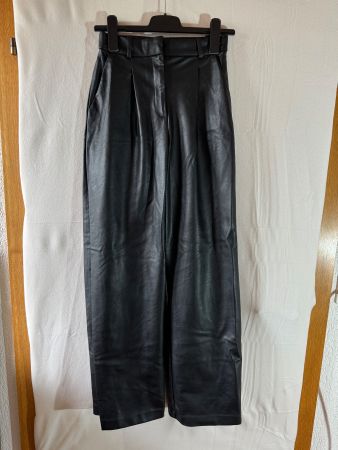 Kunstleder Hose von H&M Gr. 36