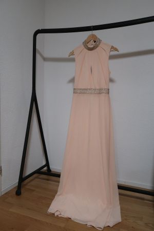 Elegantes Abendkleid beige – lang & edel