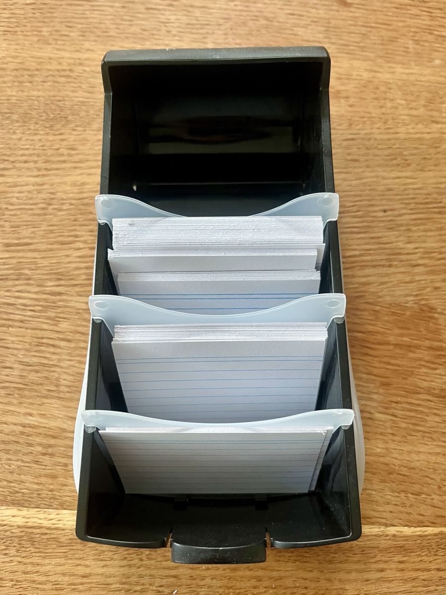Ablagesysteme: Karteikartenbox mit leeren Karten – Gebraucht aus Rhäzüns von duudii