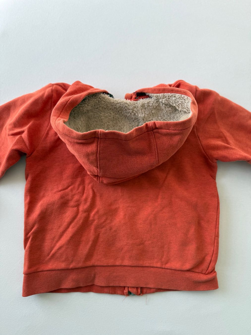 Pullover & Sweatshirts: Kuscheliger Kapuzenjacke Gr. 128 – Gebraucht aus Küsnacht ZH von schweiz_ch 1