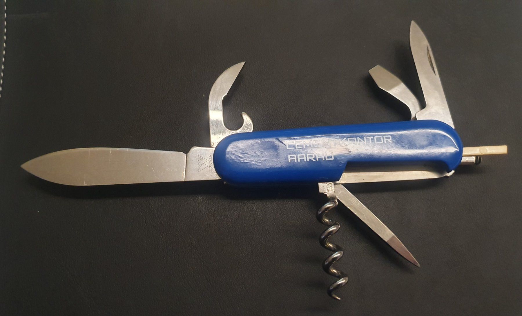 Victorinox Taschenmesser: 3 Victorinox/Wenger Sackmesser mit Logo – Gebraucht aus Härkingen von MarianneSi 7