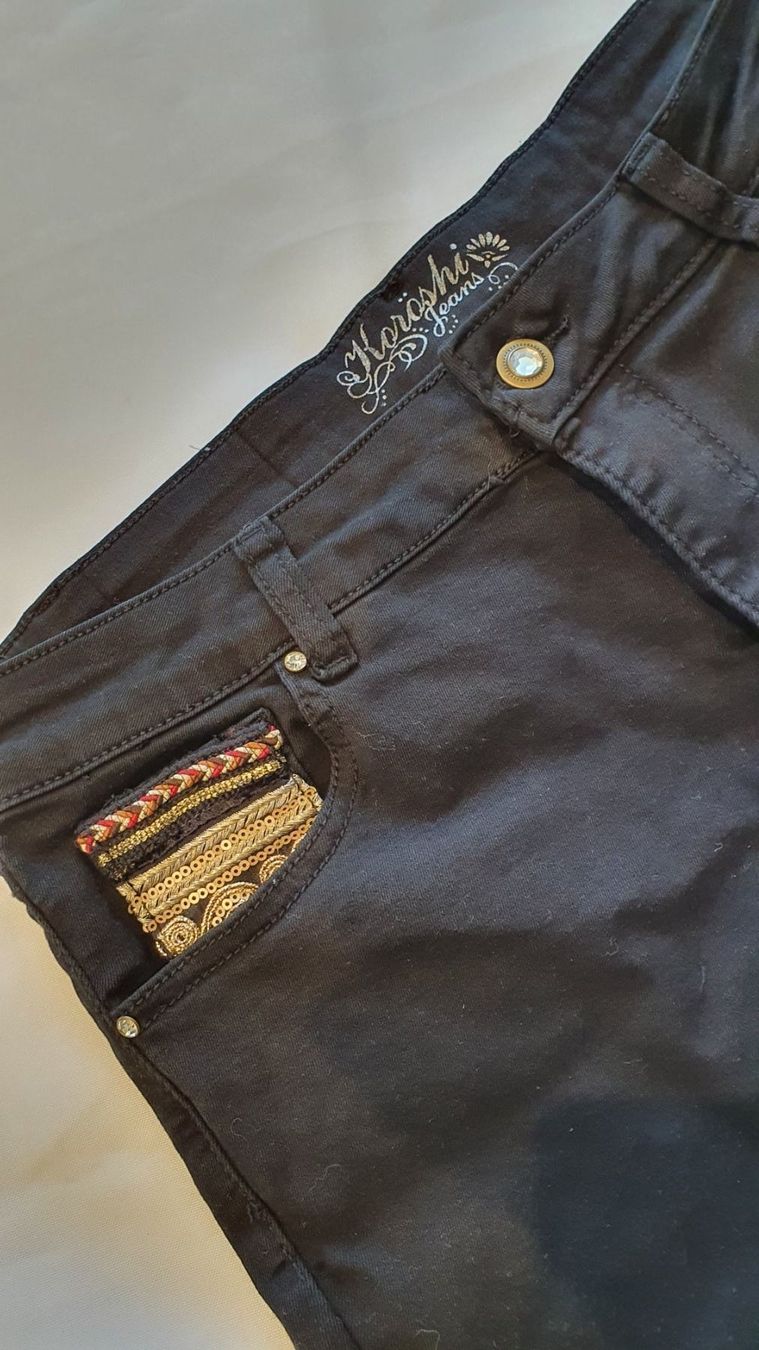 Jeans: schwarze Jeans Shorts 42 – Usato da Niederbuchsiten venduto da klengyel 1