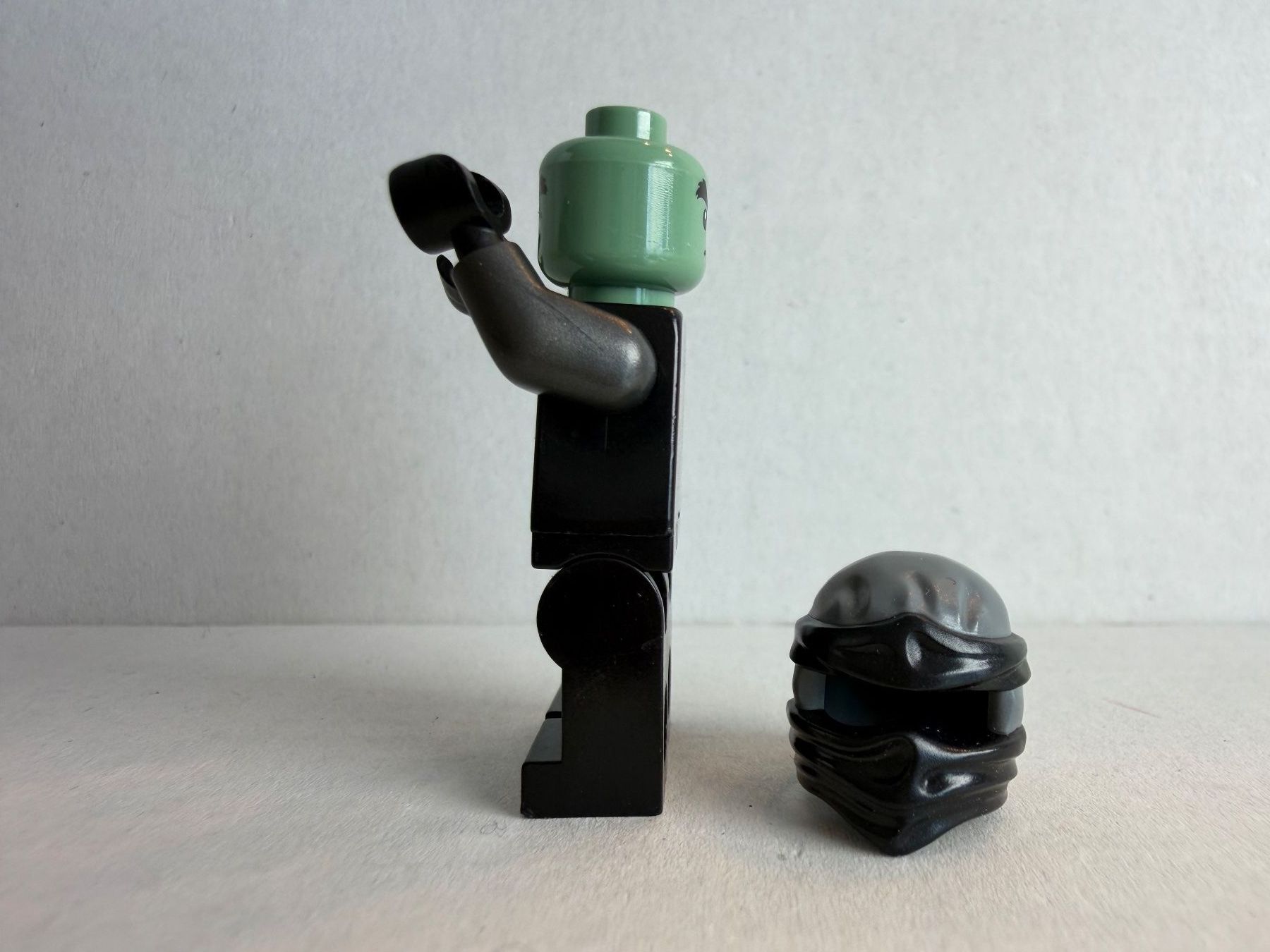 Lego Figuren: Cole - Skybound, Ghost, Head Wrap – Gebraucht aus Neftenbach von Elitebricks 4