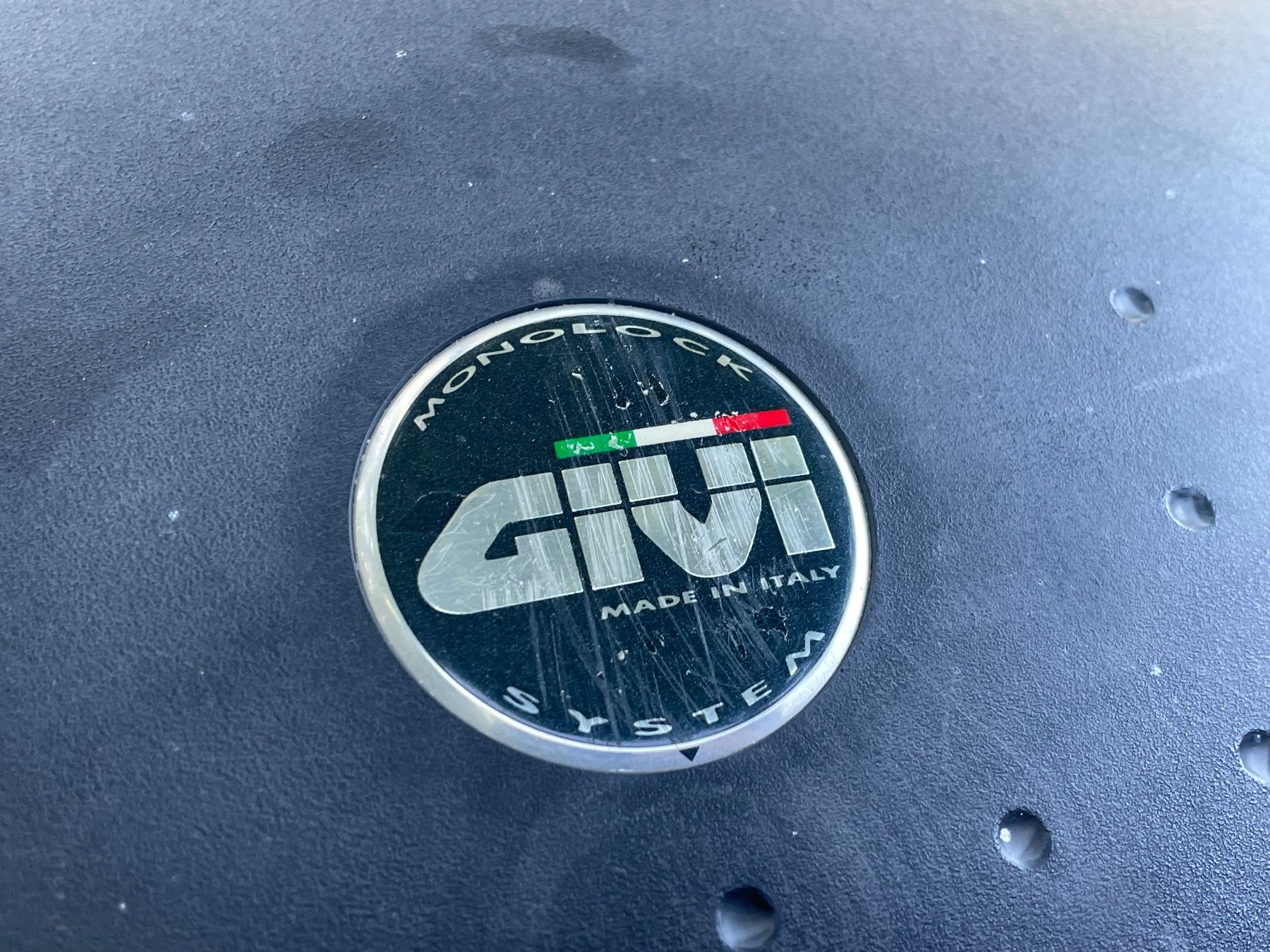 Givi Topcase: Givi Monolock Topcase – Usato da Gletterens venduto da XBHS7412 1
