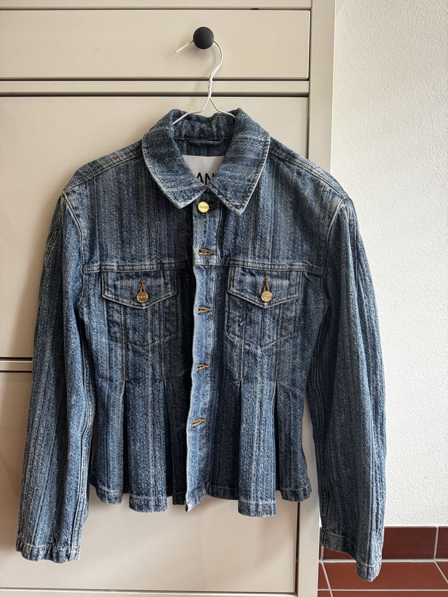 Ganni Giacche: GANNI - Jeansjacke – Nuovo e nell'imballaggio originale da Zürich venduto da nin_vv6f