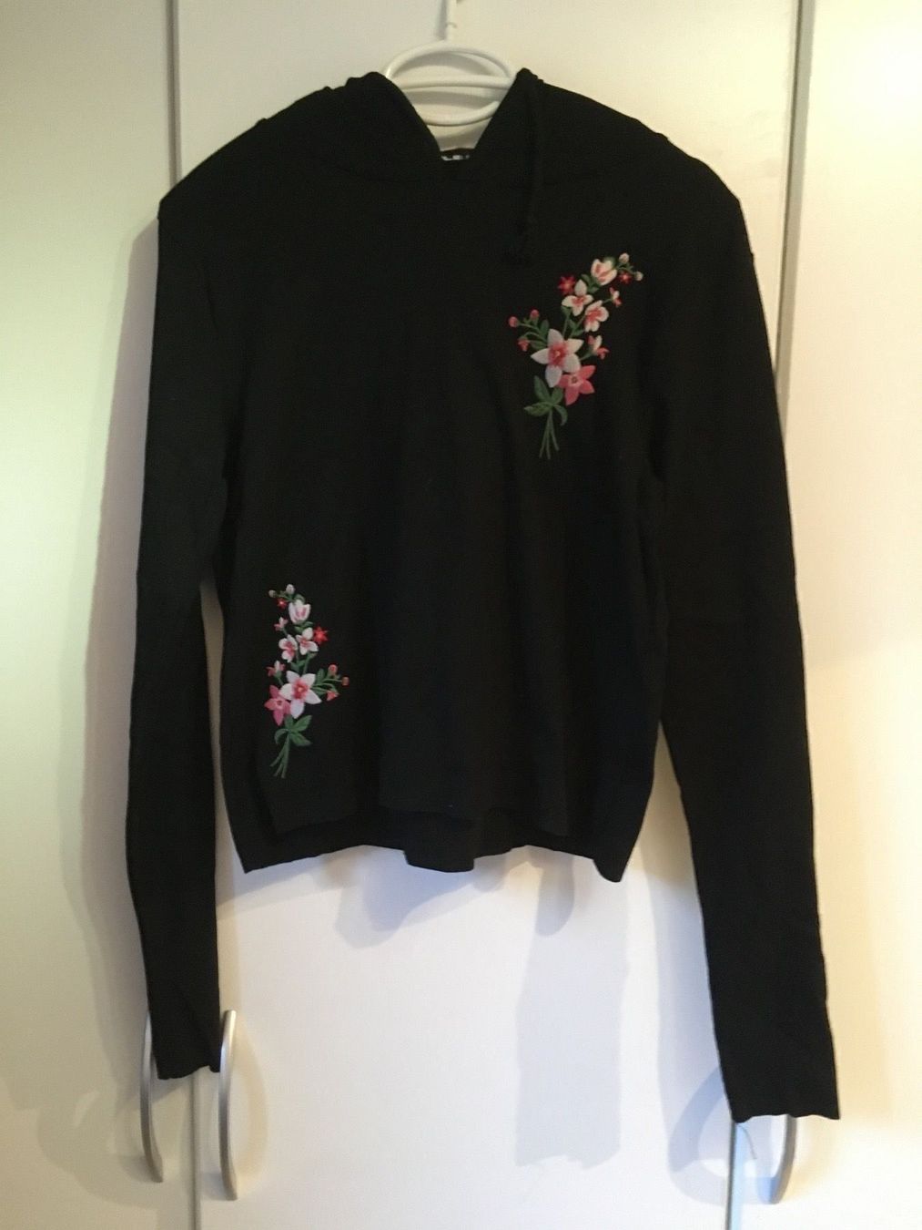 Pullover & Sweatshirts: Pulli mit Stickblumen Gr. S – Neu (gemäss Beschreibung) aus Thun von Vans_98