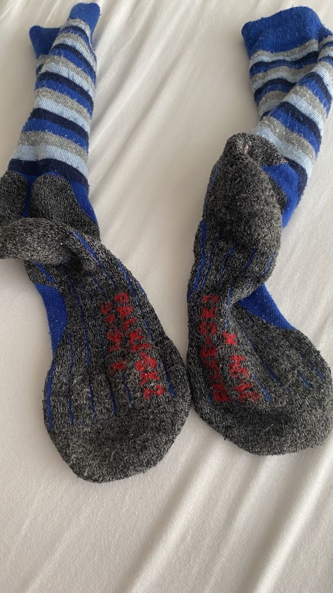Falke Calze per bambini: Warme, blaue Ski Socken, Gr.31-34 – Usato da Magden venduto da slowia27 1