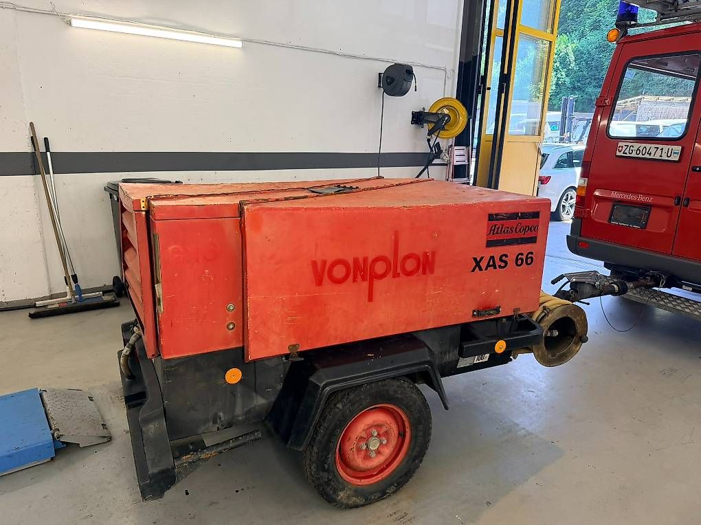 Compressori: Atlas Copco XAS 66 DDG Baukompressor mit Stromerzeuger – Usato da Baar venduto da Fahrzeug-Technik-neu 2