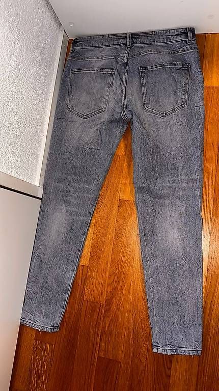 Jeans: Zara Jeans grösse 44 – D'occasion à Romanshorn par cedoo8590 1