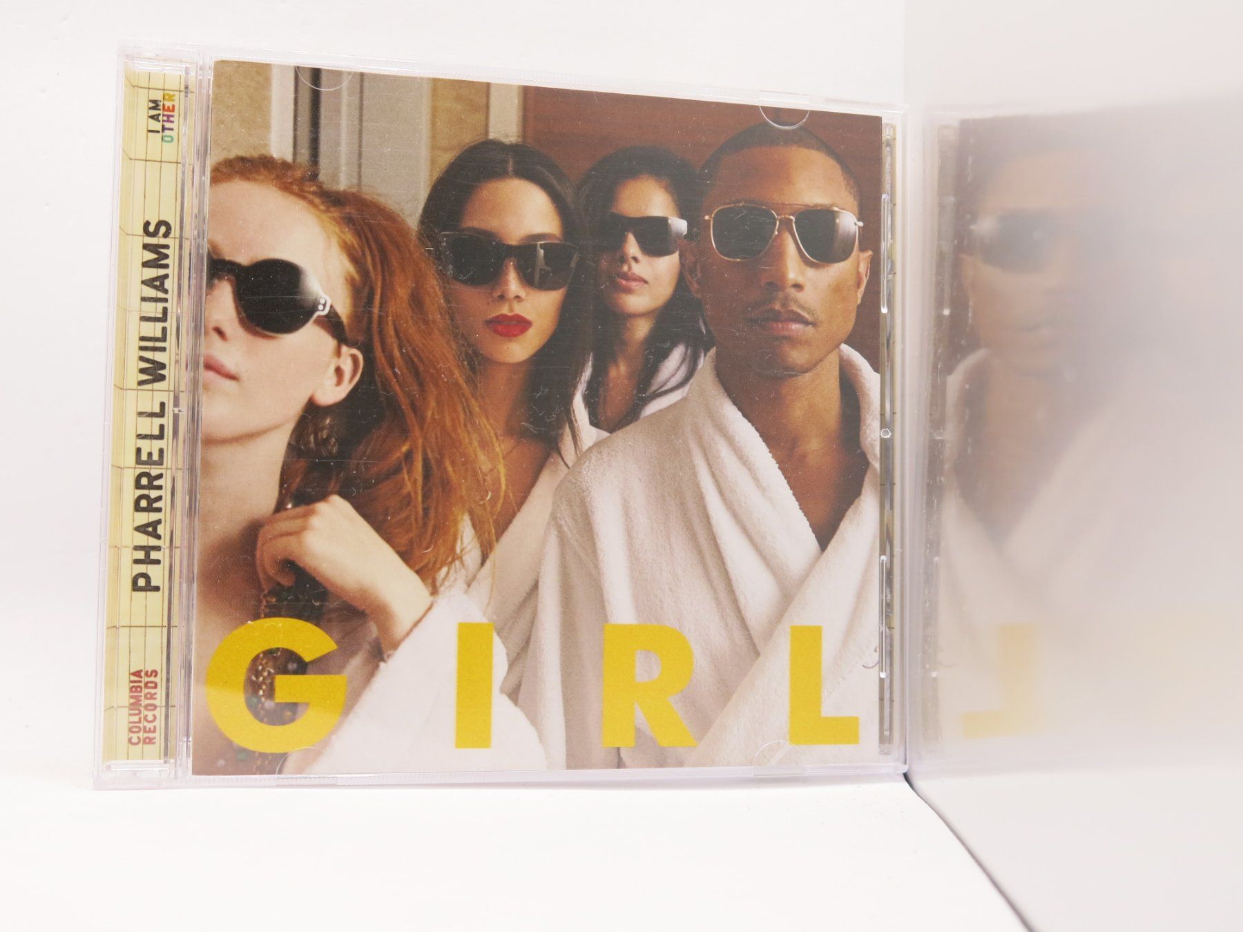 CDs: CD Pharrell Williams – G I R L – Gebraucht aus Ernetschwil von luisvonerni