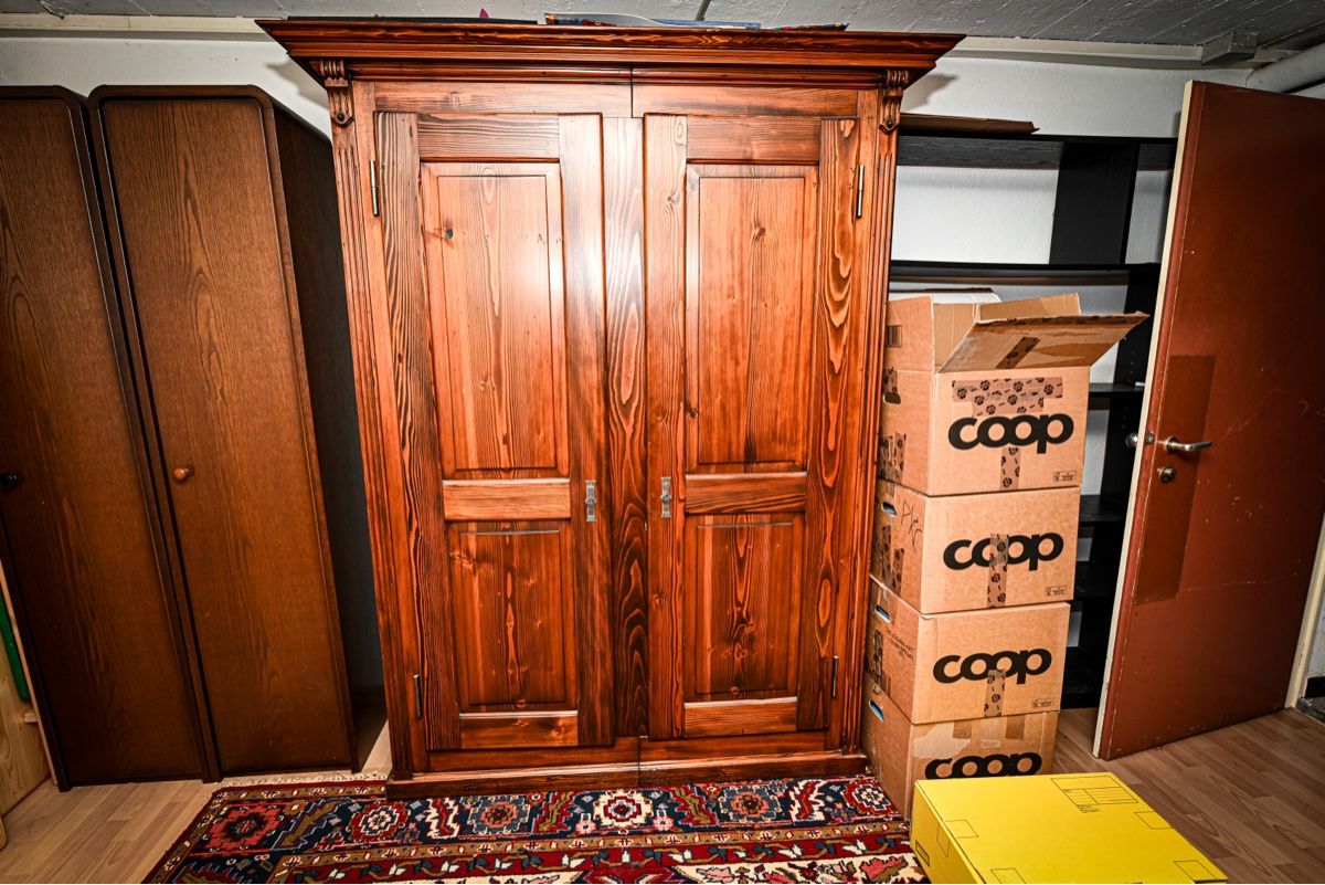 Armadi: Massiver Kleiderschrank rustikal, 2-trg. – Usato da Rombach venduto da JMP_Aloha