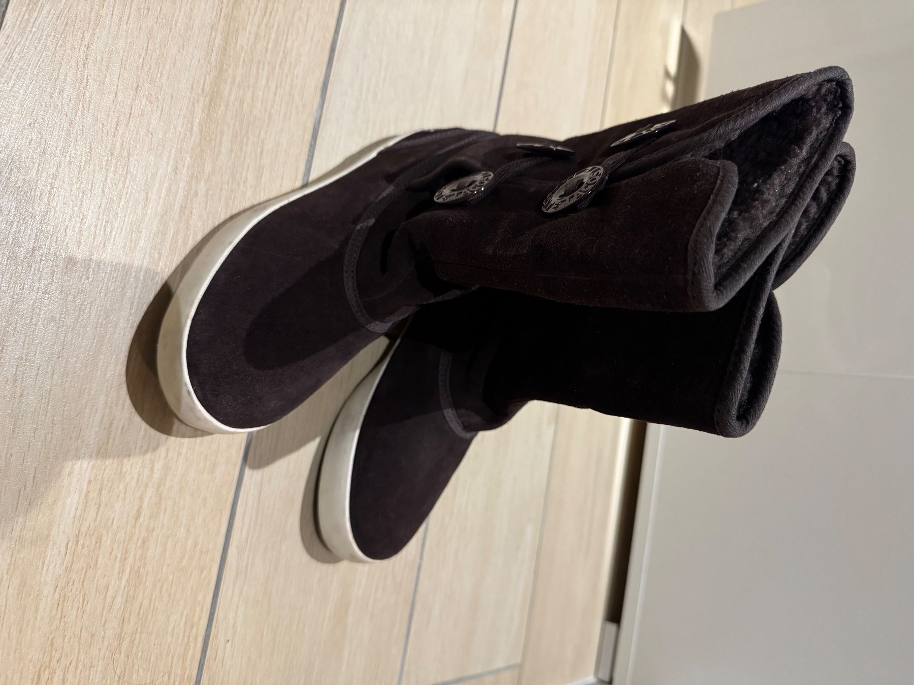 Lacoste Damenschuhe: Bottes Lacoste en daim marron, taille36 – Gebraucht aus Granges-Paccot von snowdi 3
