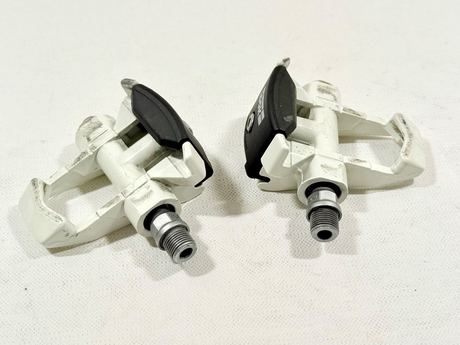 Look Ersatzteile: LOOK Pedals Pedalen 1.Generation Schwarz Weiss – Gebraucht aus Luzern von bikeandbeltcom 3