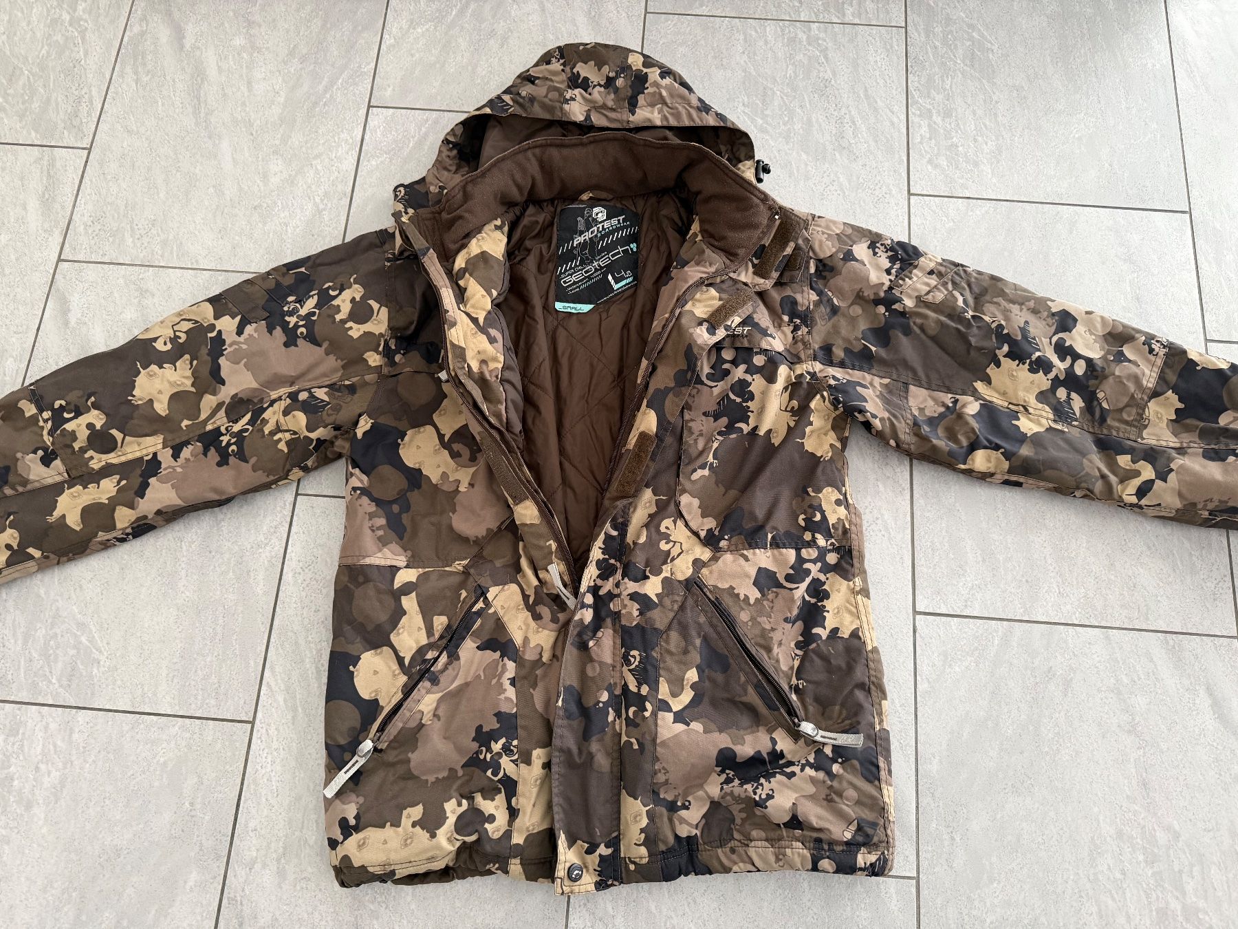 Protest Giacche: Jacke - Grösse Small - Protest - super Chill Serie – Nuovo (secondo la descrizione) da Bülach venduto da Loredana13