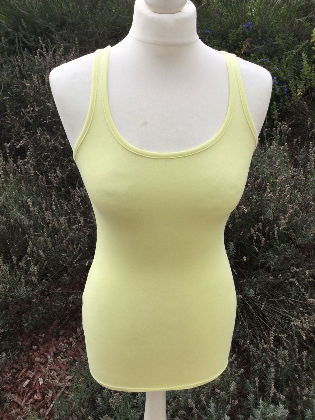 Yes Or No Top: Top jaune marque YESorNO new – Nuovo e nell'imballaggio originale da Agiez venduto da chouchanelle 3