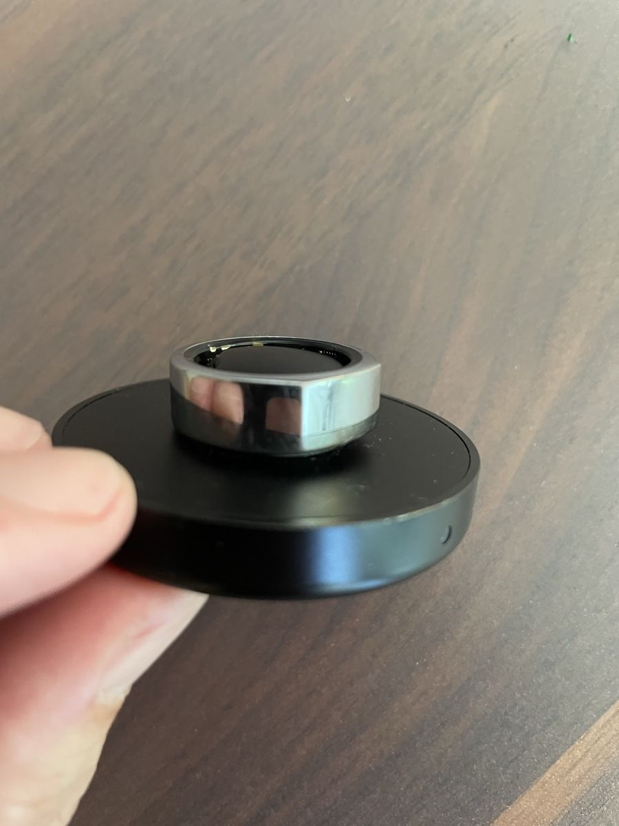 Smart Smartwatch: Oura Ring Gen3 Silver Grösse 7 mit Ladestation – Usato da Riehen venduto da mel_t595 2
