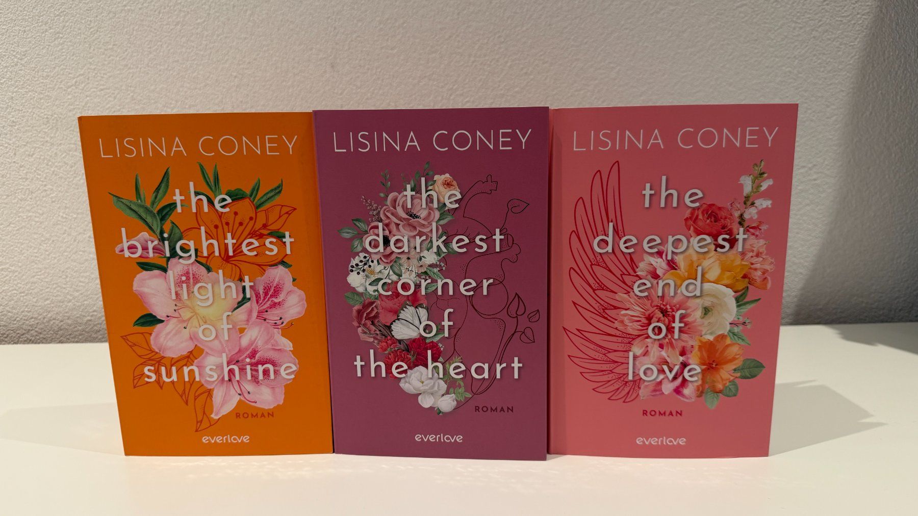 Livres: Brightest Light Trilogie - Lisina Coney – Neuf (Voir description) à Romanshorn par darinaah