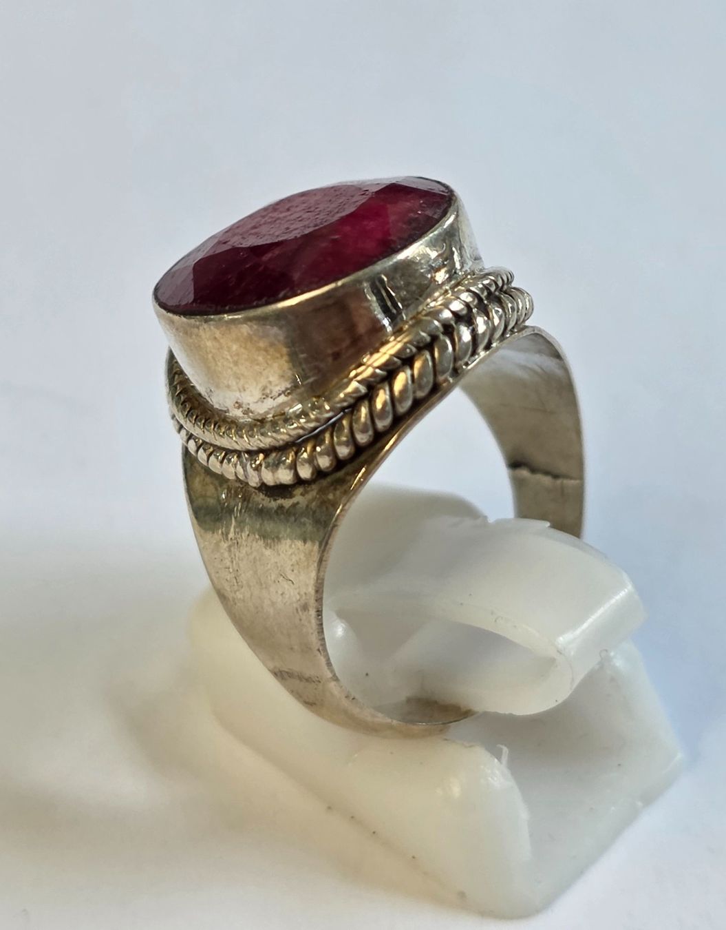 Ringe: Ring Silber mit grossem roten Rubin Grösse 57 – Neu (gemäss Beschreibung) aus Zürich von ben_mn5h 4