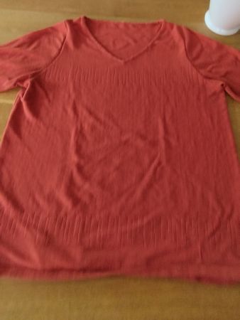 Schönes Shirt, Grösse M, Koralle-Rot, kurzer schnitt
