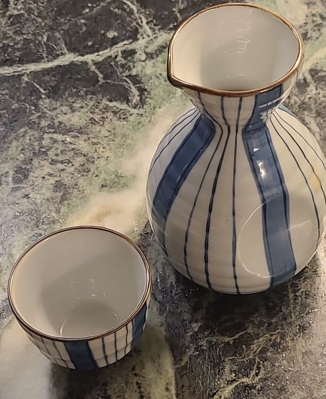 Caraffe: Carafe saké et tasse assortie – Usato da Genève venduto da uneautresaison