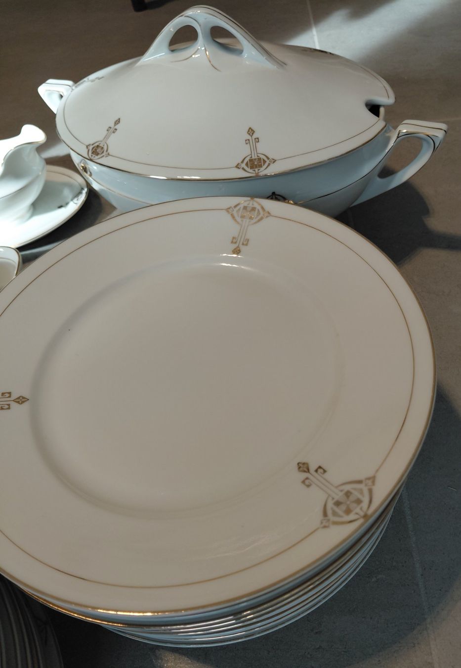 Set di piatti: Antikes Art Deco Speiseservice – Usato da Zürich venduto da Rosys 6