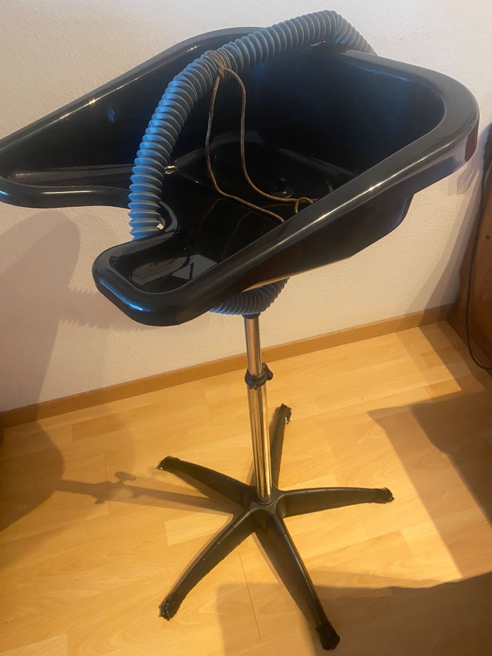 Tutti gli attrezzi: Lavabo portatile per parrucchiere, regolabile, usato, pul... – Usato da zollikofen venduto da centauro6969 3