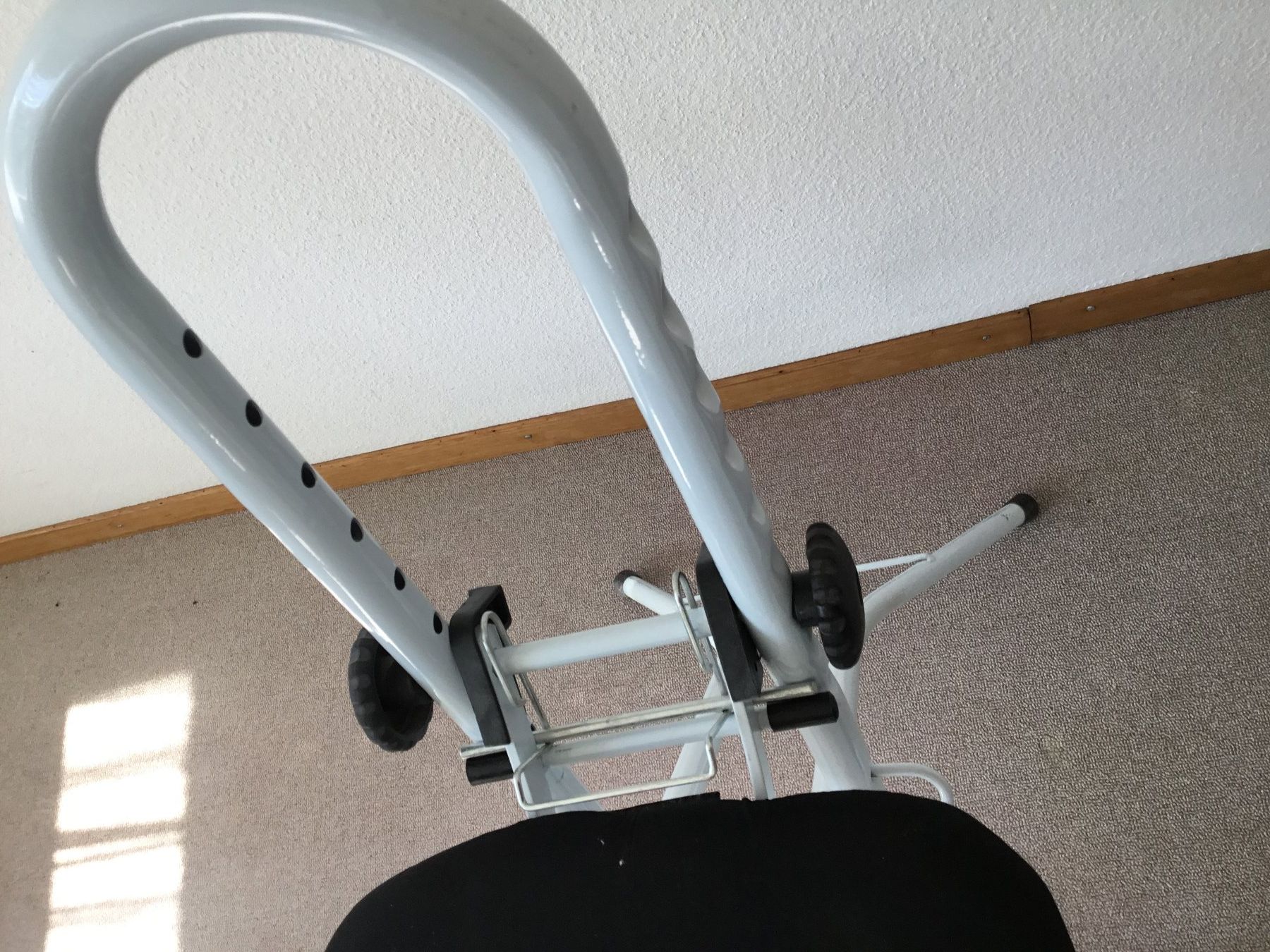 Tabourets: Klappsitz, höhenverstellbar – D'occasion à Steinhausen par Vilivinili 1