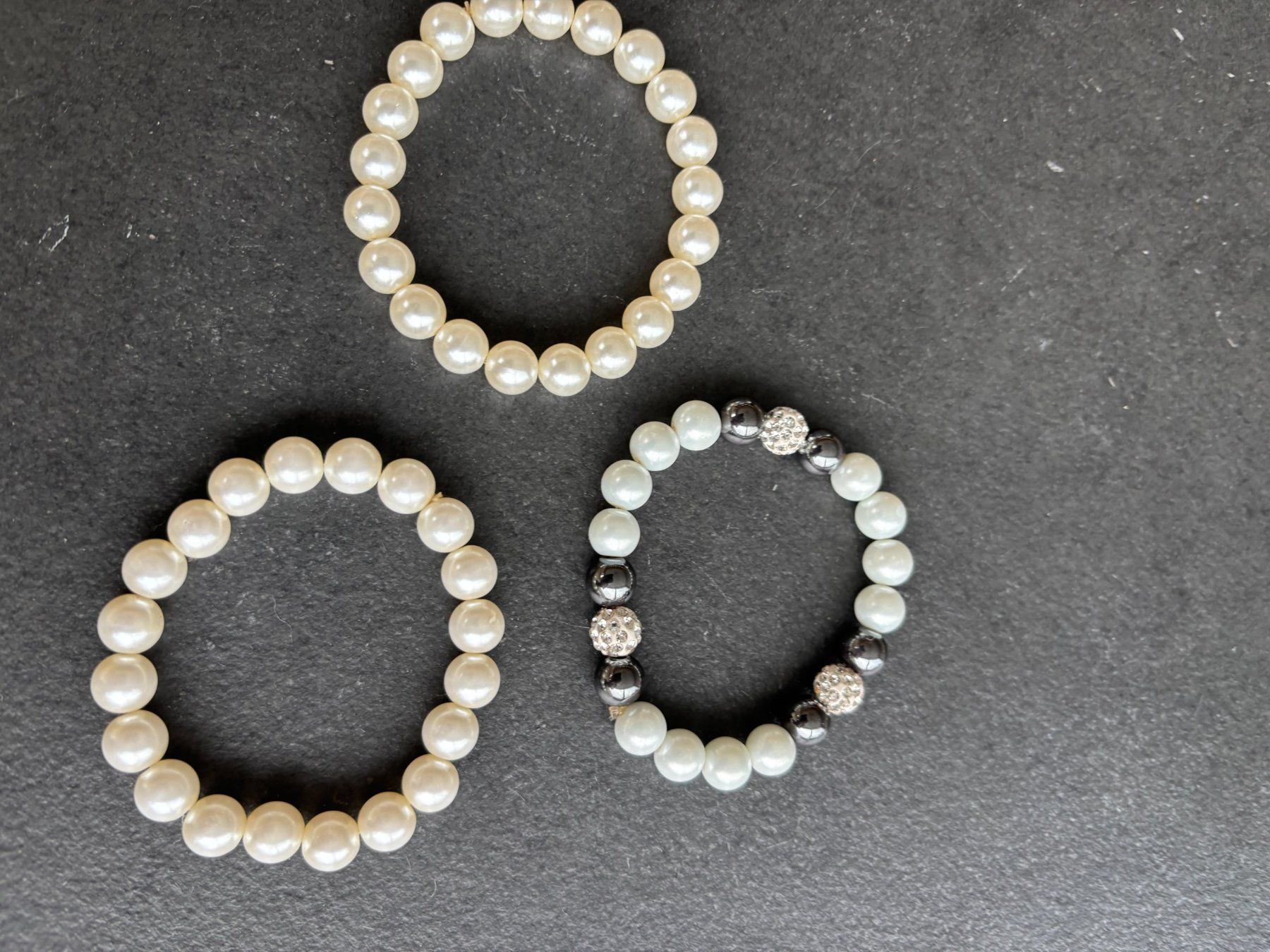 Bracciali & Braccialetti: Armband, 3 Stück, mit Perlen, Gummizug – Usato da Laax GR venduto da wil_66wq 3