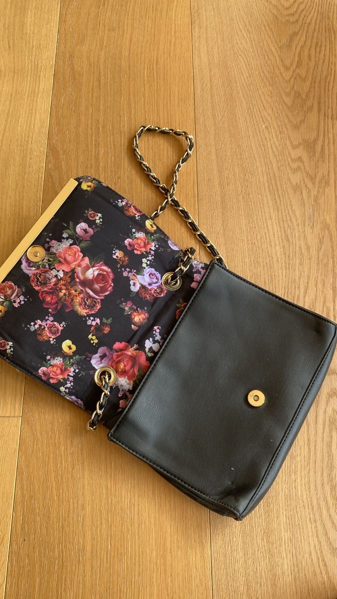 Borse da donna: Handtasche Schwarz mit Goldkette – Nuovo (secondo la descrizione) da Zürich venduto da epe_ggn6 1