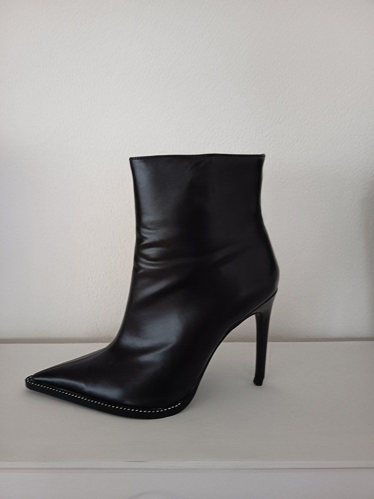 Zara Scarpe da donna: Stiefelette schwarz – Usato da Einsiedeln venduto da Nahan 1
