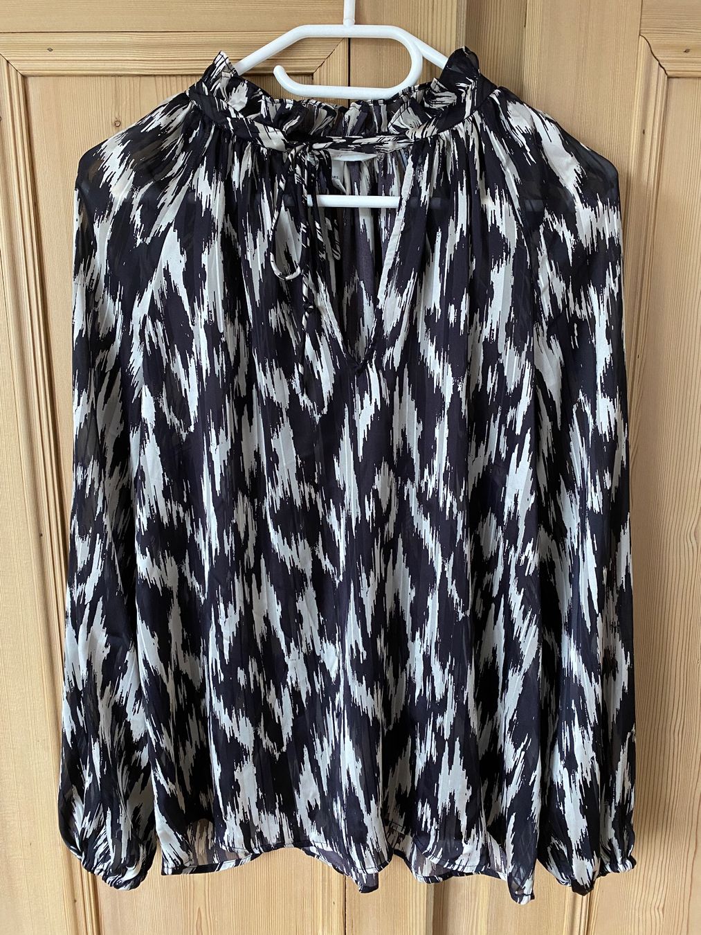 H&M Camicette: Bluse H&M schwarz-weiss gemustert Grösse S – Usato da Balgach venduto da liv_s9xj