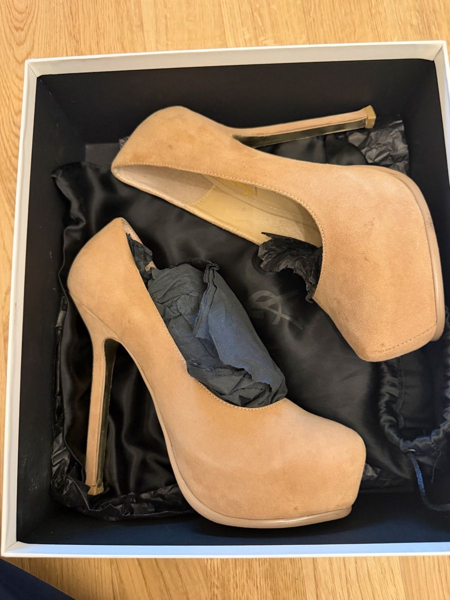 Saint Laurent Chaussures femmes: YSL Pumps beige size 37.5 suede with box – D'occasion à Reinach BL par K.zh.A 4
