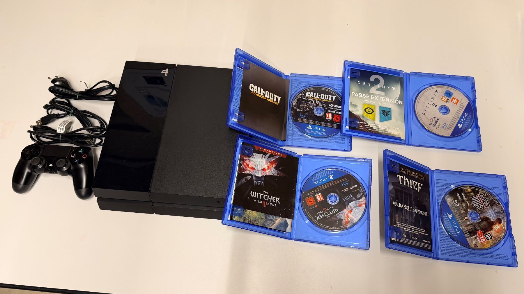 Sony Console: Ps4 complete 500GB +4 jeux(firmware 8.03) – Usato da le Mont-sur-Lausanne venduto da Domingosc 1