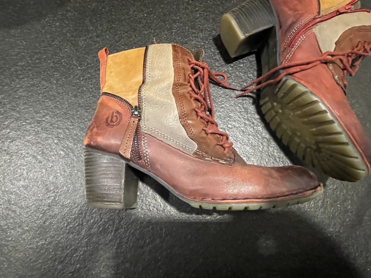 Bugatti Damenschuhe: Bugatti Stiefeletten – Gebraucht aus Rüttenen von Marianne22121970 1