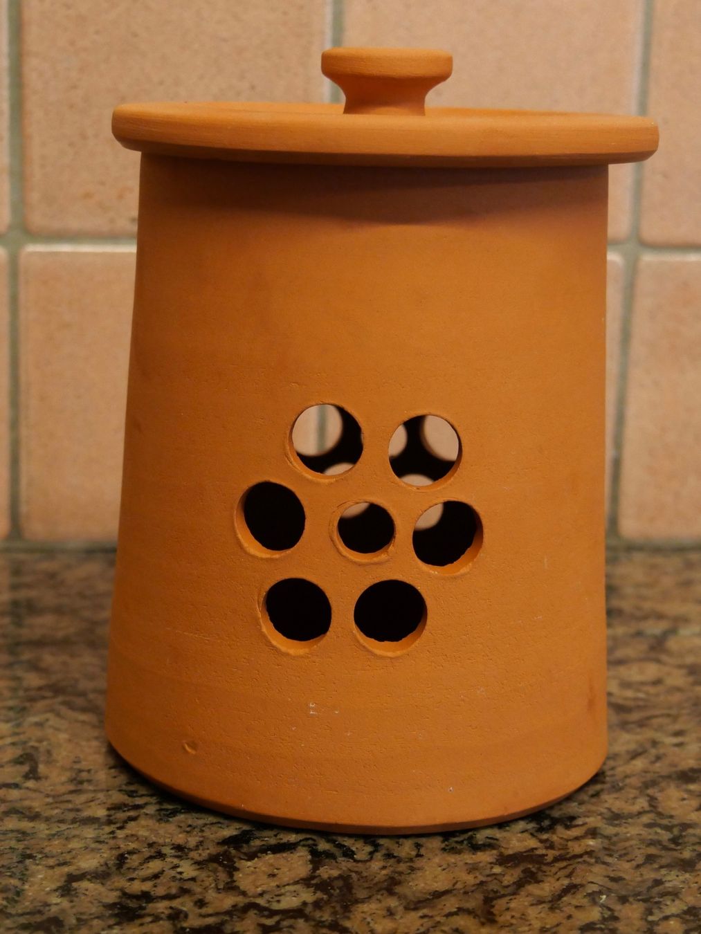Contenitori & Simili: Pot en terre cuite pour conserver oignons et ail – Usato da Yverdon-les-Bains venduto da PeneloPe021 4