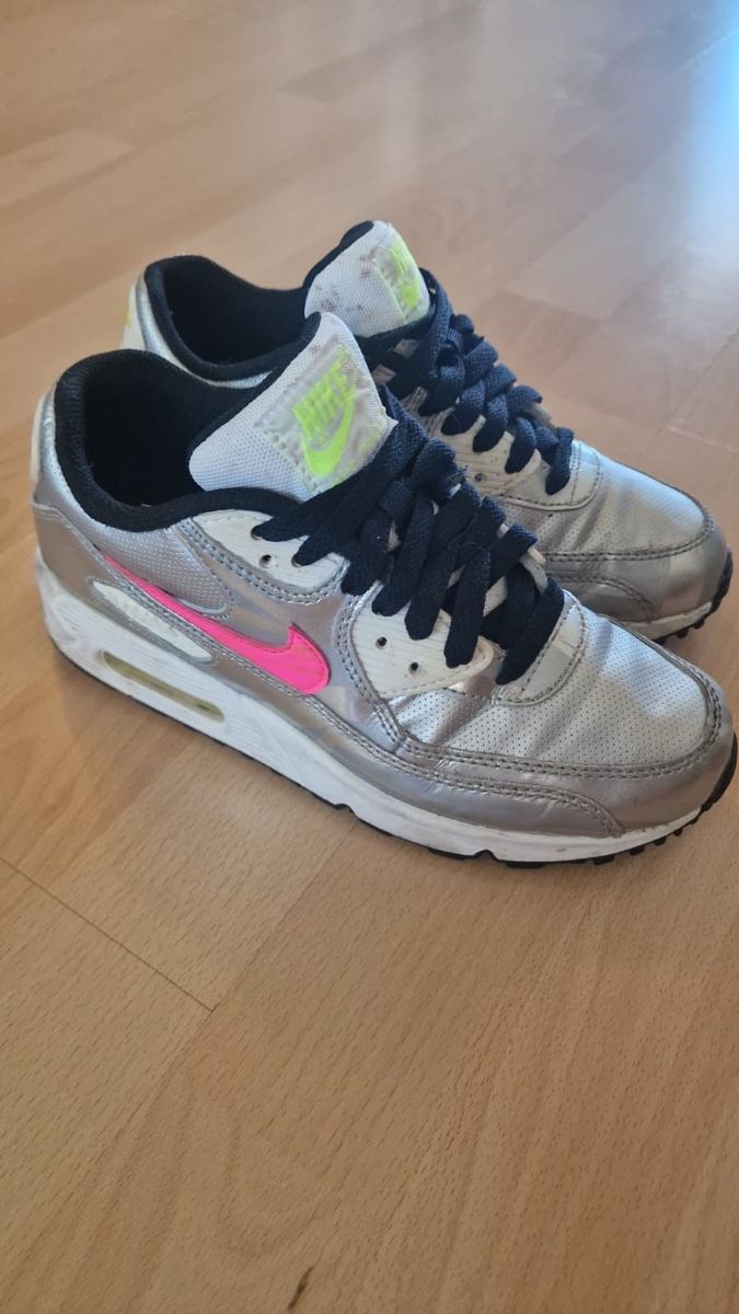 Nike Scarpe da donna: Nike Air Max 90 Silber Pink Grösse 36.5 – Usato da Ostermundigen venduto da HarleyQ3