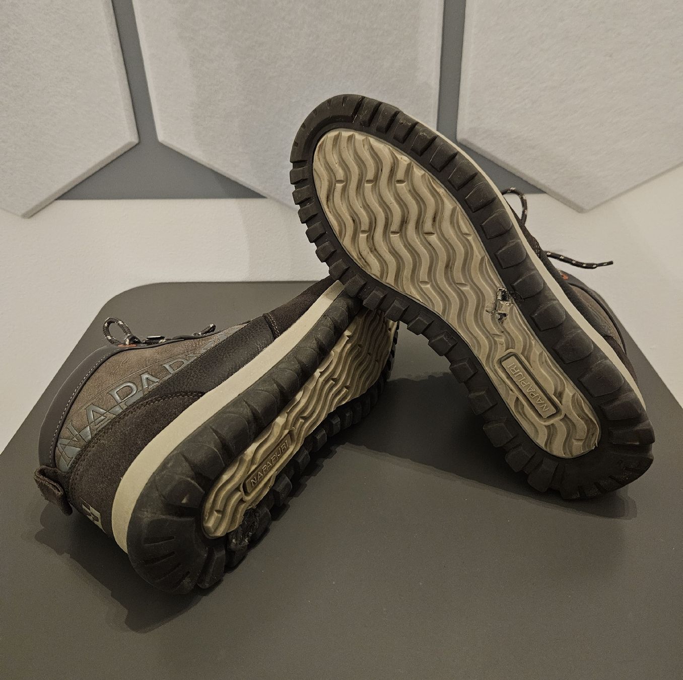 Napapijri Scarpe da uomo: Vendo scarpone Napapijri n°43 – Usato da Riazzino venduto da TicinoCarAudio 3