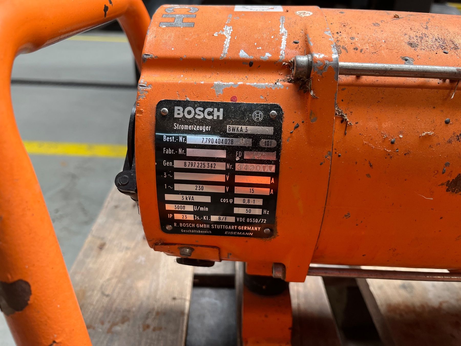 Bosch Stromgeneratoren: Stromaggregat Bosch – Defekt aus Buchs SG von iveco9470 2