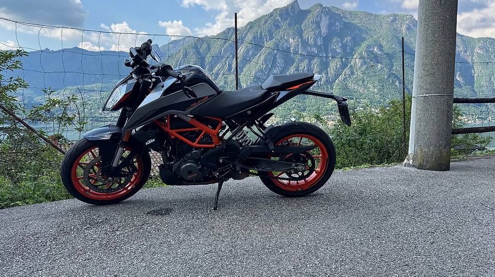 KTM Strada: KTM Duke 390 - 2023 | 35 kW| Top Zustand – Usato da Pregassona venduto da Fezno 1
